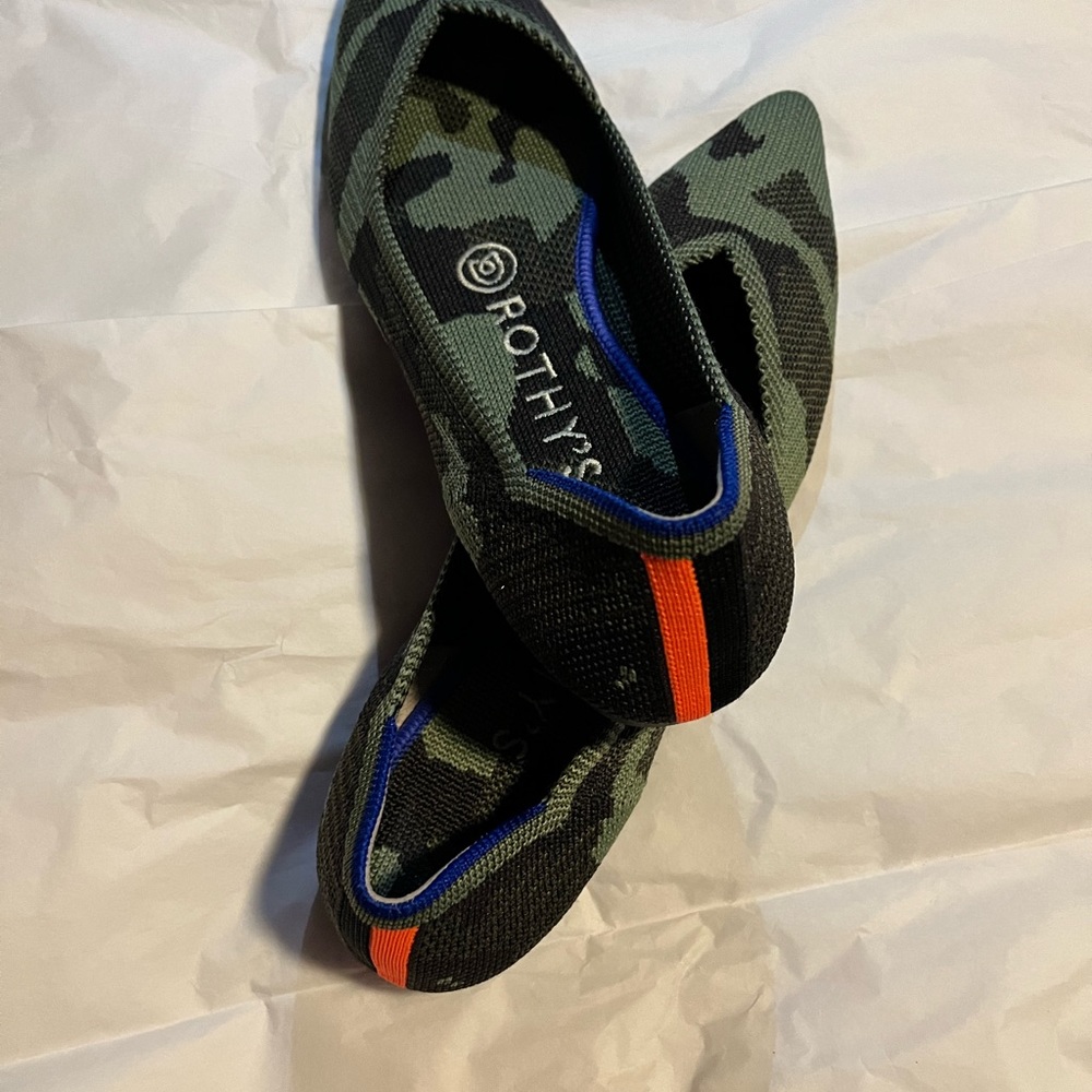 Pre-owned Rothy’s Green Camo Pointed Toes Flat. Sz6.5 - Picture 2 of 3